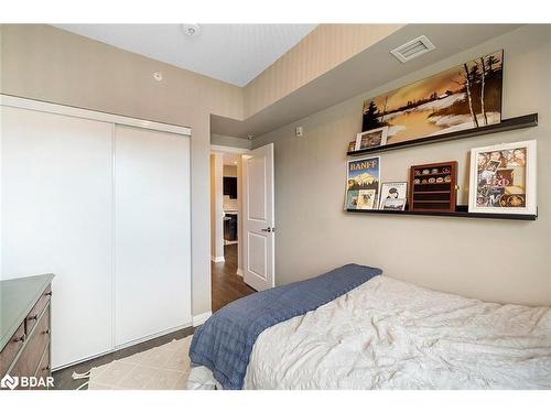 603-300 Essa Road, Barrie, ON - Indoor Photo Showing Bedroom