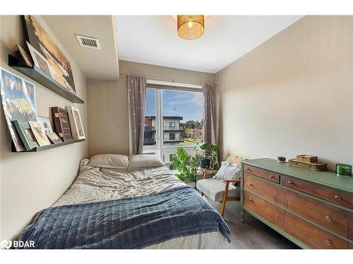 603-300 Essa Road, Barrie, ON - Indoor Photo Showing Bedroom