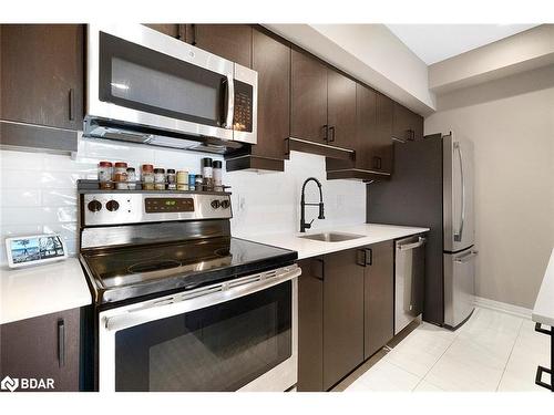 603-300 Essa Road, Barrie, ON - Indoor Photo Showing Kitchen