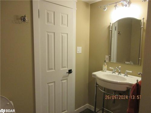 1189 Sunnidale Road, Springwater, ON - Indoor Photo Showing Bathroom