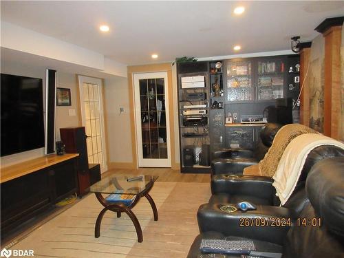 1189 Sunnidale Road, Springwater, ON - Indoor Photo Showing Other Room