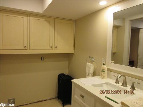 1189 Sunnidale Road, Springwater, ON - Indoor Photo Showing Bathroom