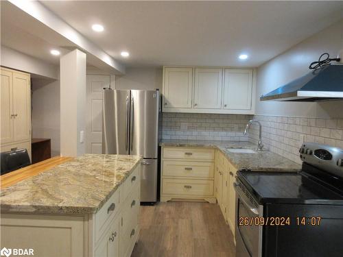 1189 Sunnidale Road, Springwater, ON - Indoor Photo Showing Kitchen With Upgraded Kitchen