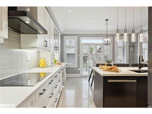 16 Oliver'S Mill Road Road, Springwater, ON - Indoor Photo Showing Kitchen With Upgraded Kitchen