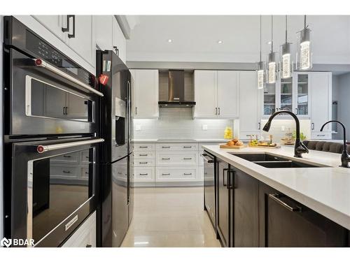 16 Oliver'S Mill Road Road, Springwater, ON - Indoor Photo Showing Kitchen With Double Sink With Upgraded Kitchen