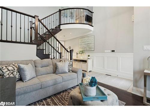 16 Oliver'S Mill Road Road, Springwater, ON - Indoor Photo Showing Living Room