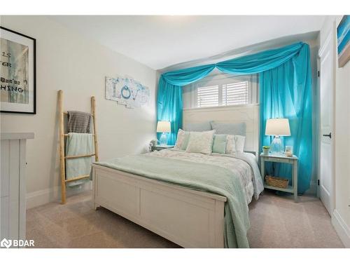 16 Oliver'S Mill Road Road, Springwater, ON - Indoor Photo Showing Bedroom