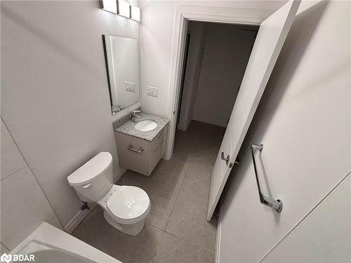 241-652 Princess Street, Frontenac, ON - Indoor Photo Showing Bathroom