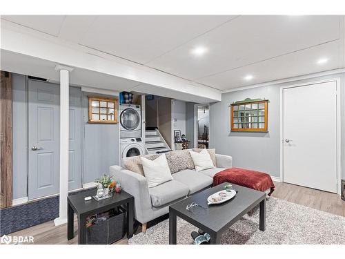 1885 Bainbridge Drive, Pickering, ON - Indoor Photo Showing Living Room