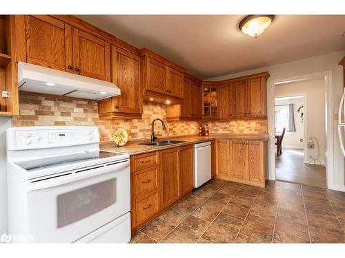 116 Herrell Avenue, Barrie, ON - Indoor Photo Showing Kitchen With Double Sink