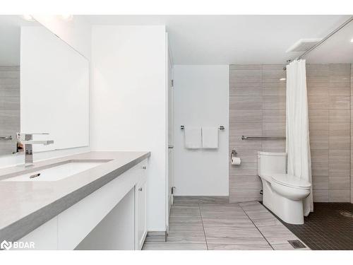 307-80 Horseshoe Boulevard, Oro-Medonte, ON - Indoor Photo Showing Bathroom