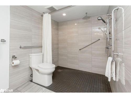 307-80 Horseshoe Boulevard, Oro-Medonte, ON - Indoor Photo Showing Bathroom