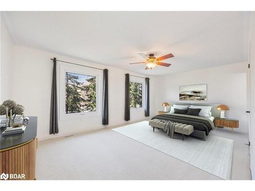 33 Glen Oak Court, Barrie, ON - Indoor Photo Showing Bedroom