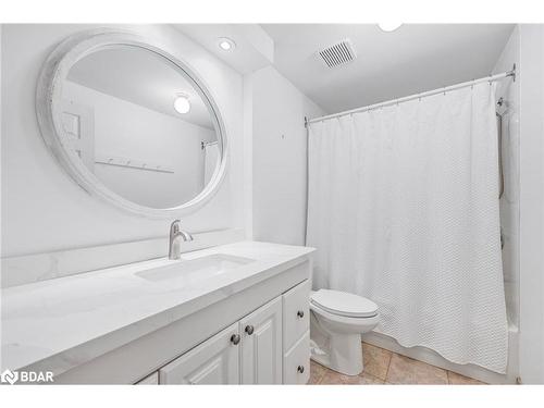 33 Glen Oak Court, Barrie, ON - Indoor Photo Showing Bathroom