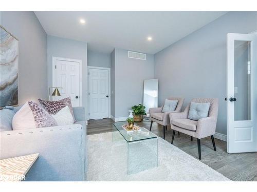 373373 6Th Line, Amaranth, ON - Indoor Photo Showing Living Room