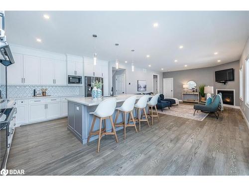 373373 6Th Line, Amaranth, ON - Indoor Photo Showing Kitchen With Upgraded Kitchen