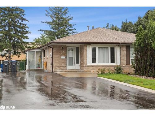 Upper-11 Juniper Crescent, Brampton, ON - Outdoor With Facade