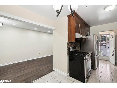 Upper-11 Juniper Crescent, Brampton, ON - Indoor Photo Showing Kitchen