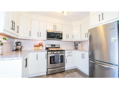 27 Highcroft Road, Barrie, ON - Indoor Photo Showing Kitchen