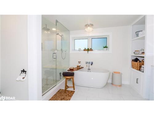 27 Highcroft Road, Barrie, ON - Indoor Photo Showing Bathroom