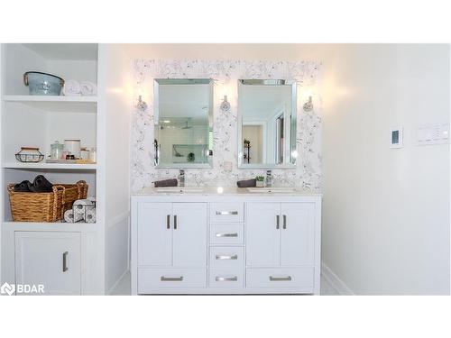 27 Highcroft Road, Barrie, ON - Indoor Photo Showing Bathroom