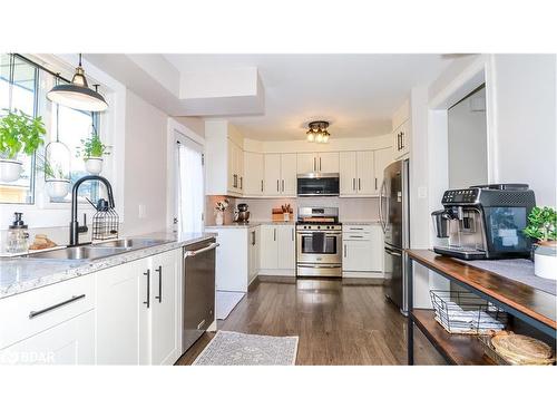 27 Highcroft Road, Barrie, ON - Indoor Photo Showing Kitchen With Double Sink