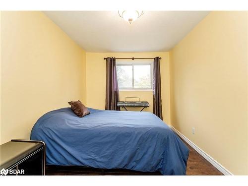 J5-63 Ferris Lane, Barrie, ON - Indoor Photo Showing Bedroom