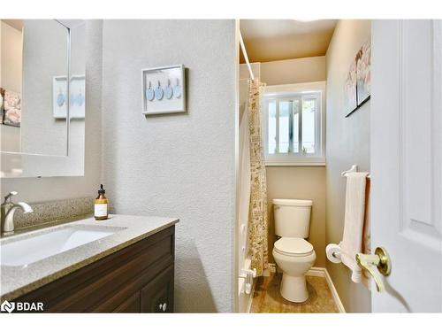 31 Harwood Drive, Barrie, ON - Indoor Photo Showing Bathroom