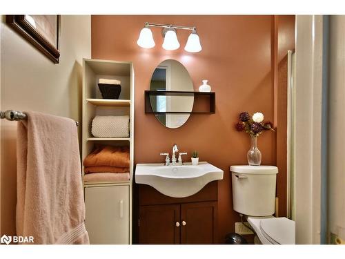 31 Harwood Drive, Barrie, ON - Indoor Photo Showing Bathroom