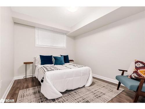 14-350 Fisher Mills Road, Cambridge, ON - Indoor Photo Showing Bedroom