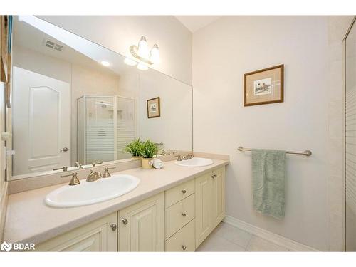 401-200 Collier Street, Barrie, ON - Indoor Photo Showing Bathroom