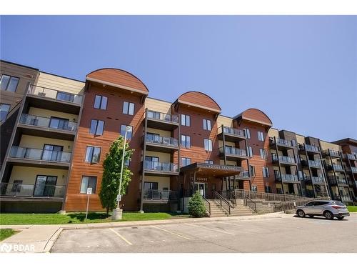 101-720 Yonge Street Street, Barrie, ON - Outdoor With Facade