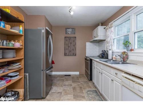 48 Brant Street W, Orillia, ON - Indoor Photo Showing Kitchen With Double Sink