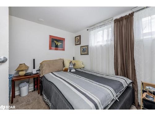 48 Brant Street W, Orillia, ON - Indoor Photo Showing Bedroom