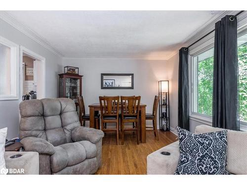 48 Brant Street W, Orillia, ON - Indoor Photo Showing Living Room