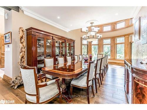 5 Monica Road, Tiny, ON - Indoor Photo Showing Dining Room