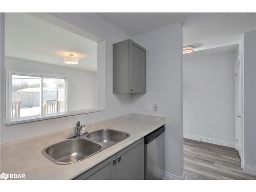 796 Coral Springs Lane, Midland, ON - Indoor Photo Showing Kitchen With Double Sink