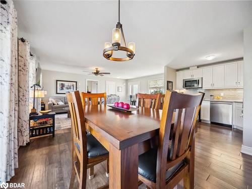 35 Grace Crescent Crescent, Oro-Medonte, ON - Indoor Photo Showing Dining Room