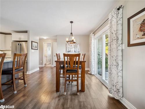 35 Grace Crescent Crescent, Oro-Medonte, ON - Indoor Photo Showing Dining Room