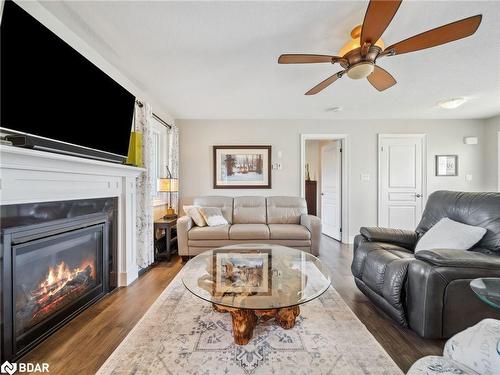 35 Grace Crescent Crescent, Oro-Medonte, ON - Indoor Photo Showing Living Room With Fireplace