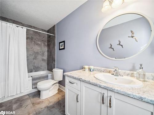 35 Grace Crescent Crescent, Oro-Medonte, ON - Indoor Photo Showing Bathroom