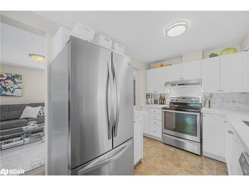 3 Wessenger Drive, Barrie, ON - Indoor Photo Showing Kitchen