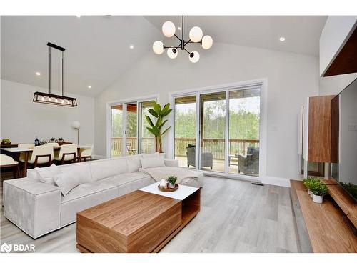 527 Mapleview Drive E, Innisfil, ON - Indoor Photo Showing Dining Room