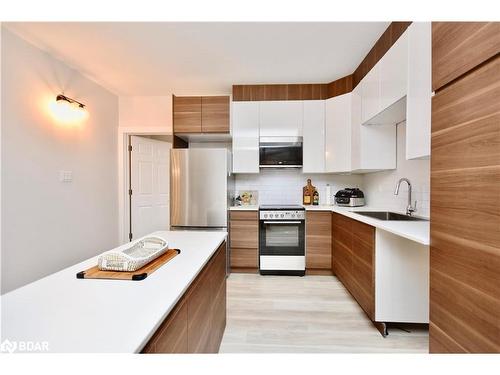 527 Mapleview Drive E, Innisfil, ON - Indoor Photo Showing Kitchen With Stainless Steel Kitchen