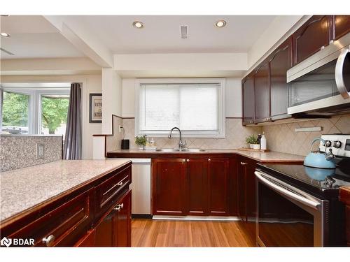 2 Lewis Lane, Barrie, ON - Indoor Photo Showing Kitchen With Double Sink