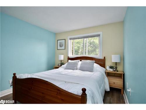 2 Lewis Lane, Barrie, ON - Indoor Photo Showing Bedroom