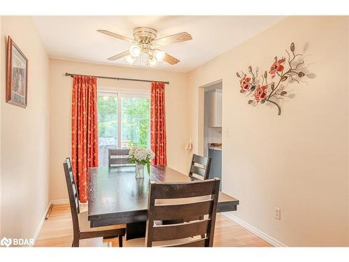 9820 Highway 12, Oro-Medonte, ON - Indoor Photo Showing Dining Room