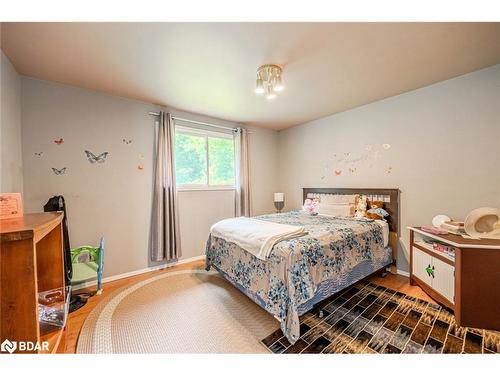 9820 Highway 12, Oro-Medonte, ON - Indoor Photo Showing Bedroom