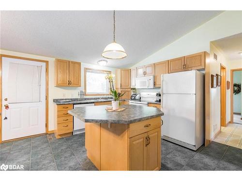 2 St James Place, Wasaga Beach, ON - Indoor Photo Showing Kitchen