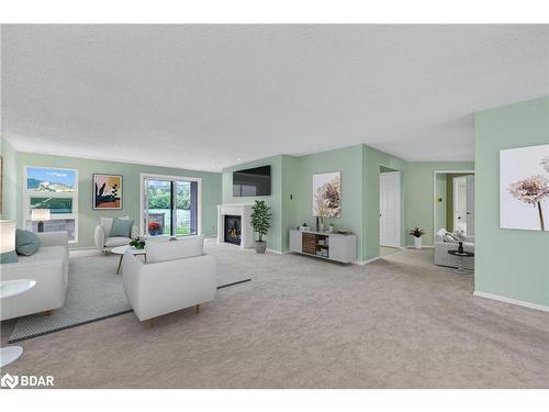 14-54 Blue Springs Drive, Waterloo, ON - Indoor Photo Showing Living Room